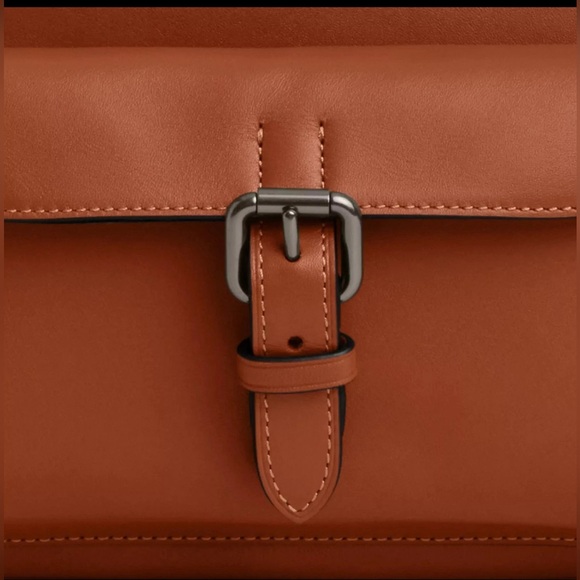 NWT Authentic .Coach crossbody bag Brown Leather Belt Bag QB/Tan color 🤩 - Picture 8 of 8